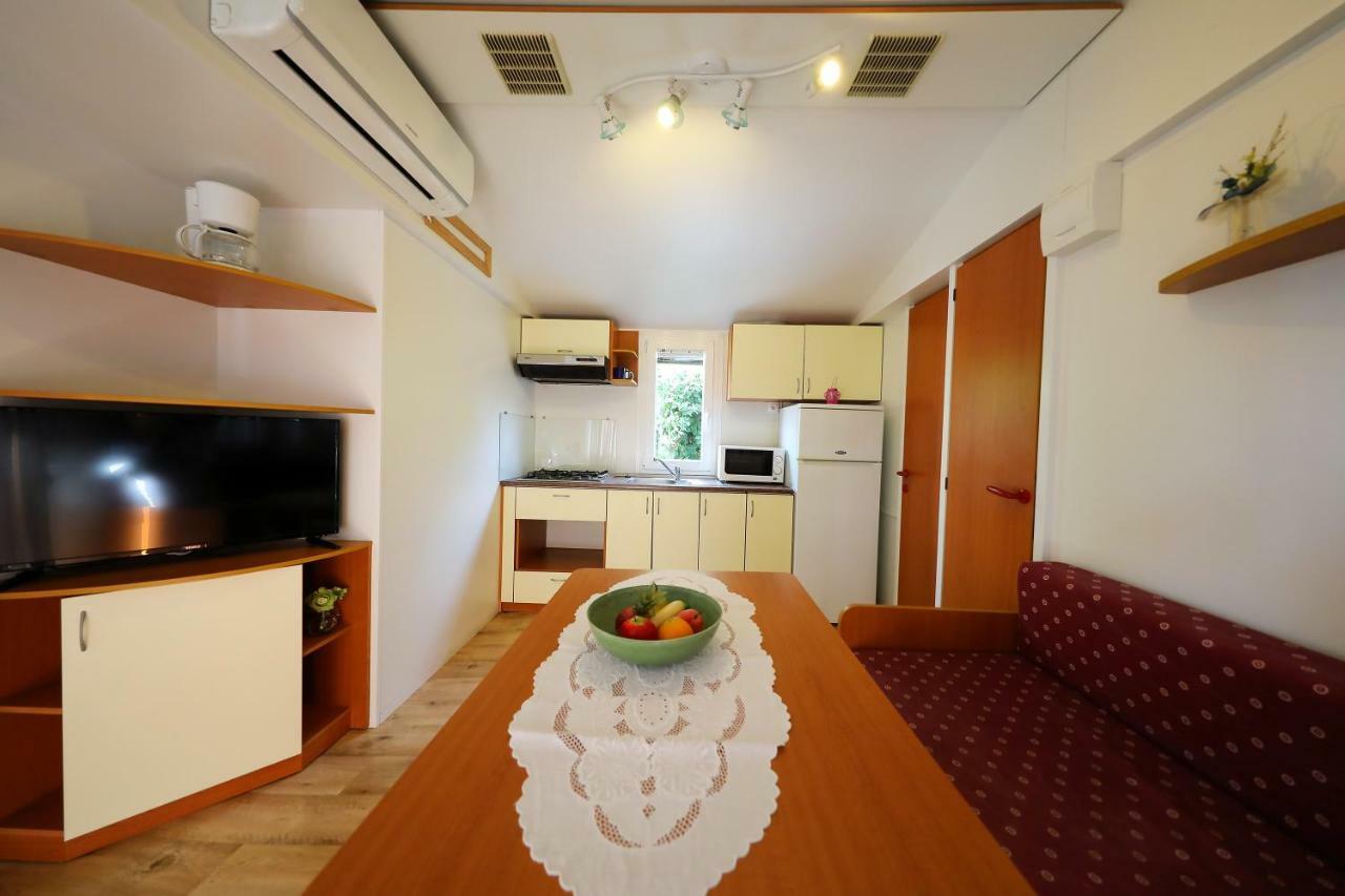 Mobile Home Grbe Нин Екстериор снимка