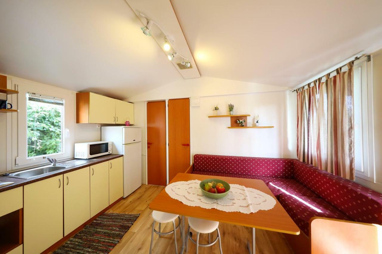 Mobile Home Grbe Нин Екстериор снимка