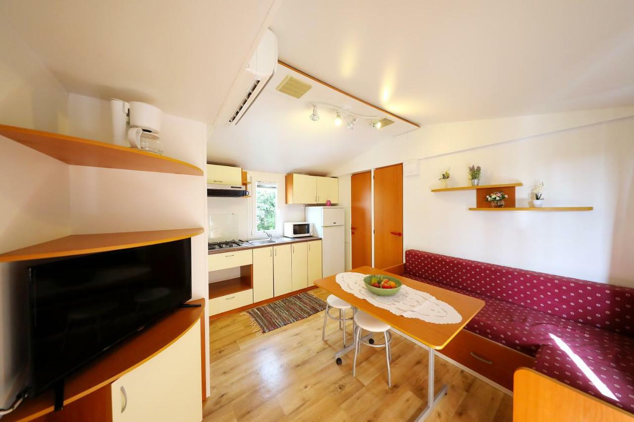 Mobile Home Grbe Нин Екстериор снимка