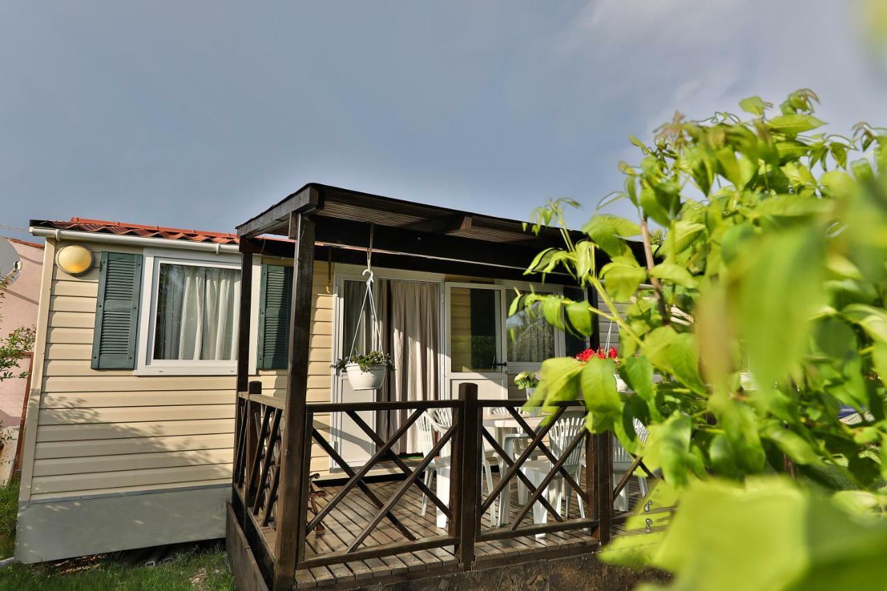 Mobile Home Grbe Нин Екстериор снимка