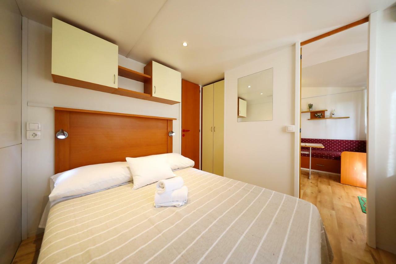 Mobile Home Grbe Нин Екстериор снимка