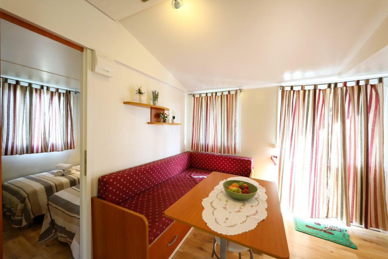 Mobile Home Grbe Нин Екстериор снимка